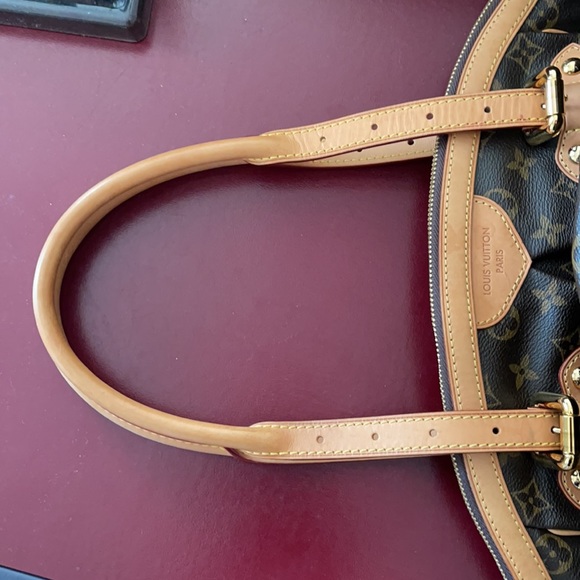Louis Vuitton Tivoli GM Handbag - Picture 10 of 11